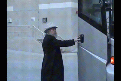 Meeting Merle Haggard and entering backstage for concert 2010 05 02 06H44M PM_gif.gif (14.37 MiB) Viewed 69197 times Terry Lee Hardesty and Merle Haggard